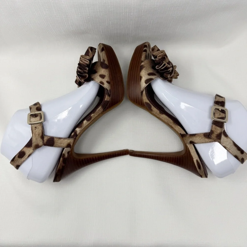 Gianni Bini animal Print silk platform High Heel Sandals size 8.5